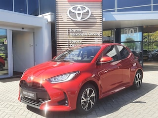 Toyota Yaris 1.5 Hybrid 115 Dynamic NIEUW DIRECT LEVERBAAR OP VOORAAD CARPLAY/ ANDROID KEYLESS ENTRY LICHTMETAAL GETINT GLAS