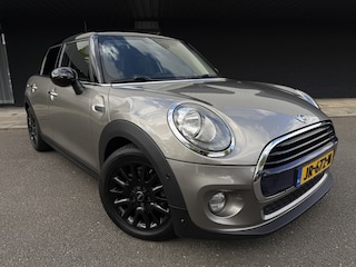 Mini Cooper 1.5 black pack - Automaat - Leder - 87.000km -
