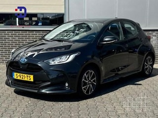 Toyota Yaris 1.5 HYB. DYNAMIc stoelverwarming, Climat, Led, Lichtmetaal
