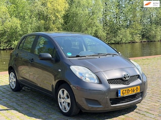 Toyota Yaris 1.3 VVT-i Now Airco elektrische ramen cv op afs