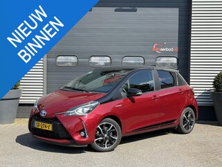 Toyota Yaris 1.5 Hybrid Bi-Tone Plus | Panoramadak | Navigatie | Camera | Climate Control |