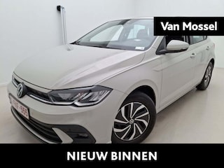 Volkswagen Polo 1.0 TSI Life Business 95 PK| Navigatie | Achteruitrijcamera | Climatronic | Parkeersensoren | Digitale Cockpit | 15  Inch Velgen | Buitenspiegels Inklapbaar
