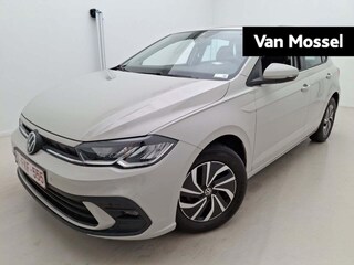 Volkswagen Polo 1.0 TSI Life Business 95 PK| Navigatie | Achteruitrijcamera | Climatronic | Parkeersensoren | Digitale Cockpit | 15  Inch Velgen | Buitenspiegels Inklapbaar
