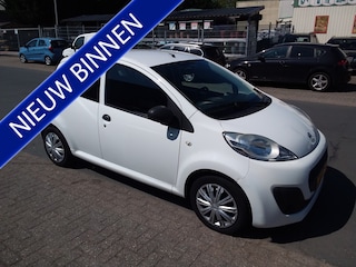 Peugeot 107 1.0 Blue Lease zeer nette peugeot 107 met slechts 97138 km