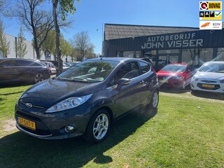 Ford Fiesta 1.25 Titanium * stijlvolle & zuinige hatchback * airco * cruise * stuurwielbediening *