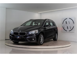 BMW 2-serie Tourer 218i Luxury 7 persoons 136PK | Trekhaak | Navi | AC | Stoelverw. | PDC