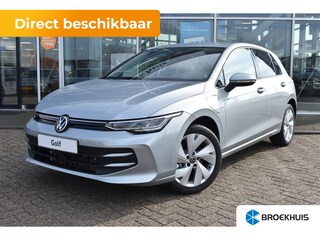 Volkswagen Golf Life Edition eHybrid | 'App-Connect' draadloze smartphone integratie | Achterbank in ongelijke delen neerklapbaar incl. middenarmsteun en doorlaadmogelijkheid | Achteruitrijcamera (Rear View)