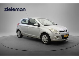 Hyundai i20 1.2i DynamicVersion - Airco, Nieuwe APK!