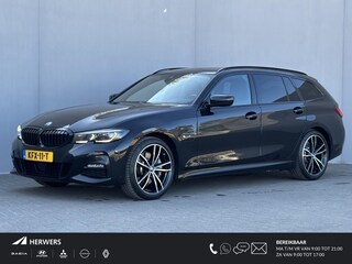 BMW 3-serie Touring 330e M-SPORT / PHEV / HUD / Adaptieve Cruise / Virtual Cockpit / Elektr. Klep / Stoel Verwarming / Lederen Bekleding /  Apple Carplay & Android Auto / Dodehoek Detectie /