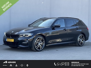 BMW 3-serie Touring 330e M-SPORT / PHEV / HUD / Adaptieve Cruise / Virtual Cockpit / Elektr. Klep / Stoel Verwarming / Lederen Bekleding /  Apple Carplay & Android Auto / Dodehoek Detectie /