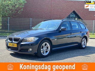 BMW 3-serie Touring 318i Business Line Leder*Navigatie*Cruise*Clima*Parkeersensoren*NAP*2e eigenaar*