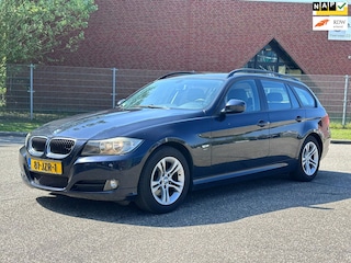 BMW 3-serie Touring 318i Business Line Leder*Navigatie*Cruise*Clima*Parkeersensoren*NAP*2e eigenaar*