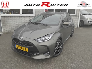 Toyota Yaris 1.5 Hybrid Style blindspot info stoelverwarming