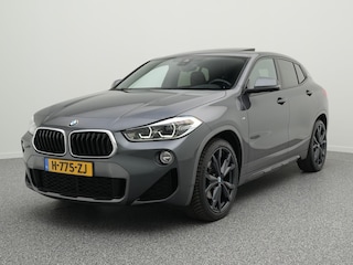 BMW X2 sDrive20i 192 PK M-Sport High Executive | LED | Harman/Kardon | Schuifkanteldak| Head-Up | Trekhaak | Leder | Keyless |