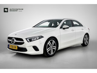 Mercedes-Benz A-klasse 180 Business Solution Luxury (SFEERVERLICHTING, CAMERA, STOELVERWARMING, 1e EIGENAAR, GOED ONDERHOUDEN)