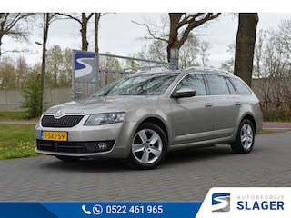 Skoda Octavia Combi 1.4 TSI Greentech Elegance Businessline 140 pk | Navi | Trekhaak | Xenon