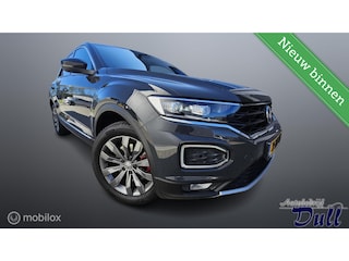 Volkswagen T-Roc 1.5 TSI Sport 150PK Virtual Dash. Trekhaak!