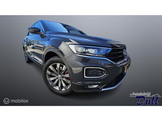 Volkswagen T-Roc 1.5 TSI Sport 150PK Virtual Dash. Trekhaak!