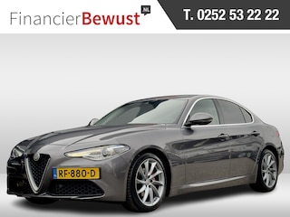 Alfa Romeo Giulia 2.2 SUPER 180PK AUT8 LEDER NAVI AIRCO LED LMV PDC