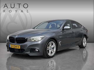 BMW 3-serie GT 328i M Sport PANORAMADAK | HARMAN/KARDON | DODEHOEK DETECTIE| ACHTERUIT RIJ CAMERA | SPORT STOELEN|KEYLESS ENTRY/GO | NAVIGATIE |BI-XENON KOPLAMPEN | STOEL VERWARMING |
