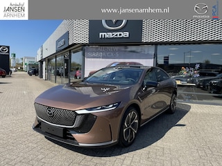 Mazda 6e Takumi 68.8 kWh Voorraadvoordeel €3.000,- Leder, Adap.Cruise, Sony, Apple Carplay, Android Auto,  360 Camera, HUD, Stoelverwarming/ventilatie, LMV 19 Inch