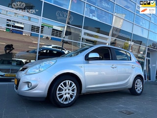 Hyundai i20 1.4i DynamicVersion Automaat