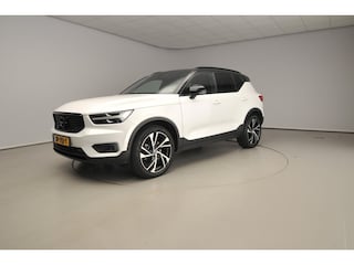 Volvo XC40 2.0 T4 190PK R-Design | Trekhaak | Camera | Verwarmde stoelen + voorraam