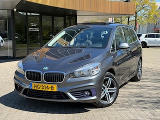 BMW 2-serie Tourer 220i Sport|7-Zits|Pano|Trekhaak|1e Eigenaar|Dealeronderhouden