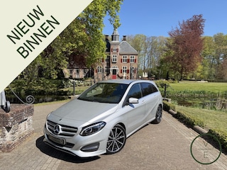 Mercedes-Benz B-klasse 180 AMG Line | 49.000KM !! | Trekhaak | Led | Navi | Leder |