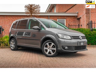 Volkswagen Touran 1.4 TSI 170 PK Aut. Pano Trekhaak Clima Cruise Xenon Camera 17''