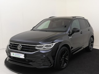 Volkswagen Tiguan 1.5 TSI R-Line Business | Panoramadak  | Black style | Parkeerassistent | Stuur- en stoelverwarming | Adaptieve cruise control | Keyless | Dodehoek detectie |