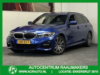 BMW 3-serie TOURING 330E XDRIVE 4X4 PHEV HIGH EXECUTIVE M PAKKET LEDER/ALCANTARA NAVIGATIE CRUISE CONTROL PANORAMA SCHUIF/KANTELDAK APPLE CARPLAY/ANDROID KEYLESS GO UITKLAPBARE TREKHAAK PDC ZEER MOOI !!
