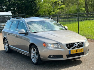 Volvo V70 2.0 D3 Summum /Xenon/Pano/Trekhaak/