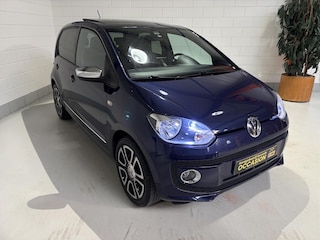 Volkswagen Up 1.0 60PK High up! Cruise, Pano, Bluetooth