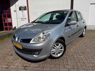 Renault Clio 1.6-16V Dynamique |NIEUW APK|PANO|AUTOMAAT|PARKEER SENSOREN |E-PKKT|