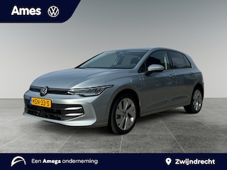 Volkswagen Golf 1.5 eHybrid Life Edition Achteruitrijcamera | Parkeersensoren voor en achter | Stoelverwarming