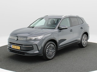Volkswagen Tiguan 1.5 eHybrid Life 204 Pk Stoel/Stuur Verwarming | 360° Camera | Adaptive Cruise | Trekhaak | Carplay | 18 Inch | 155 Km !!