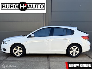 Chevrolet Cruze 1.8 LT - APK T/M 31-03-2027 - AIRCO - NAVI - TREKHAAK - CRUISE CONTROLE - LM VELGEN - PARKEERSENSOREN - NAP - NL AUTO -