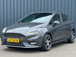 Ford Fiesta 1.5 200pk 5dr ST-3 I B&O I Recaro I Winterpack I Camera I Carplay I Parkeersensoren I Cruise Control I