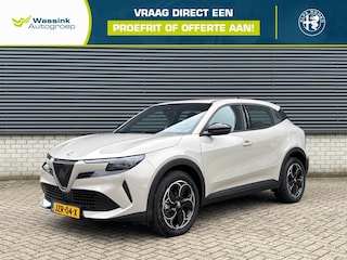 Alfa Romeo Junior 54 kWh 156pk Elettrica | Adaptieve Cruise Control | Parkeersensoren achter | Apple Carplay/Android Auto |