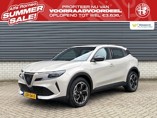 Alfa Romeo Junior 54 kWh 156pk Elettrica | Adaptieve Cruise Control | Parkeersensoren achter | Apple Carplay/Android Auto |