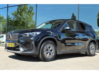 BMW iX1 XDRIVE30 67KWH LAUNCH EDITION | CARPLAY | CAMERA | KEY-LESS | FULL LED | VIRT. COCKPIT | STOELVERWARMING