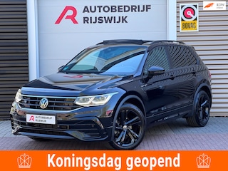Volkswagen Tiguan 1.5 TSI R-Line Pano/Trekhaak/360/Sfeer