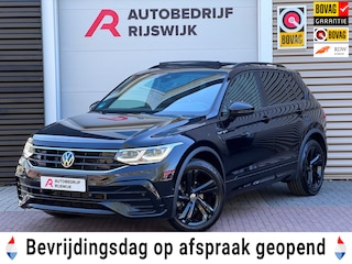 Volkswagen Tiguan 1.5 TSI R-Line Pano/Trekhaak/360/Sfeer