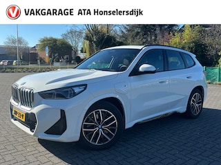 BMW X1 XDrive30e M-Sport | Glazen Panoramadak | Stoelverwarming | Trekhaak |