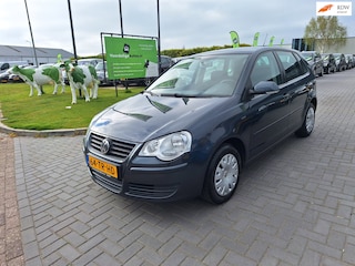 Volkswagen Polo 1.2-12V Optive / Uitzonderlijk netjes / Met koude airco