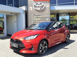 Toyota Yaris 1.5 Hybrid 130 Executive NIEUW DIRECT LEVERBAAR! STOEL/STUURVERW 17'' LM-VELGEN PARK-SENSOREN CLIMA KEYLESS LEER NAVI CAMERA APPLE/ANDROID LED