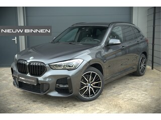 BMW X1 xDrive25e High Executive Edition M Sport | Stoelverwarming | Trekhaak | Parkeersensoren | Navigatie | Ambiance Verlichting | Keyless | Cruise Control | LED | Climate Control | DAB | BTW |