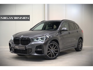BMW X1 xDrive25e High Executive Edition M Sport | Stoelverwarming | Trekhaak | Parkeersensoren | Navigatie | Ambiance Verlichting | Keyless | Cruise Control | LED | Climate Control | DAB | BTW |