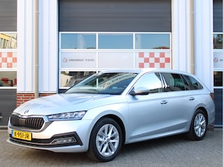 Skoda Octavia Combi 1.0 e-TSI 110PK Automaat Business Edition /NAVI/17'LM/PDC/LED/Keyless/Lane assist/Trekhaak/DAB+/Cruise control/NAP! 2e eig!